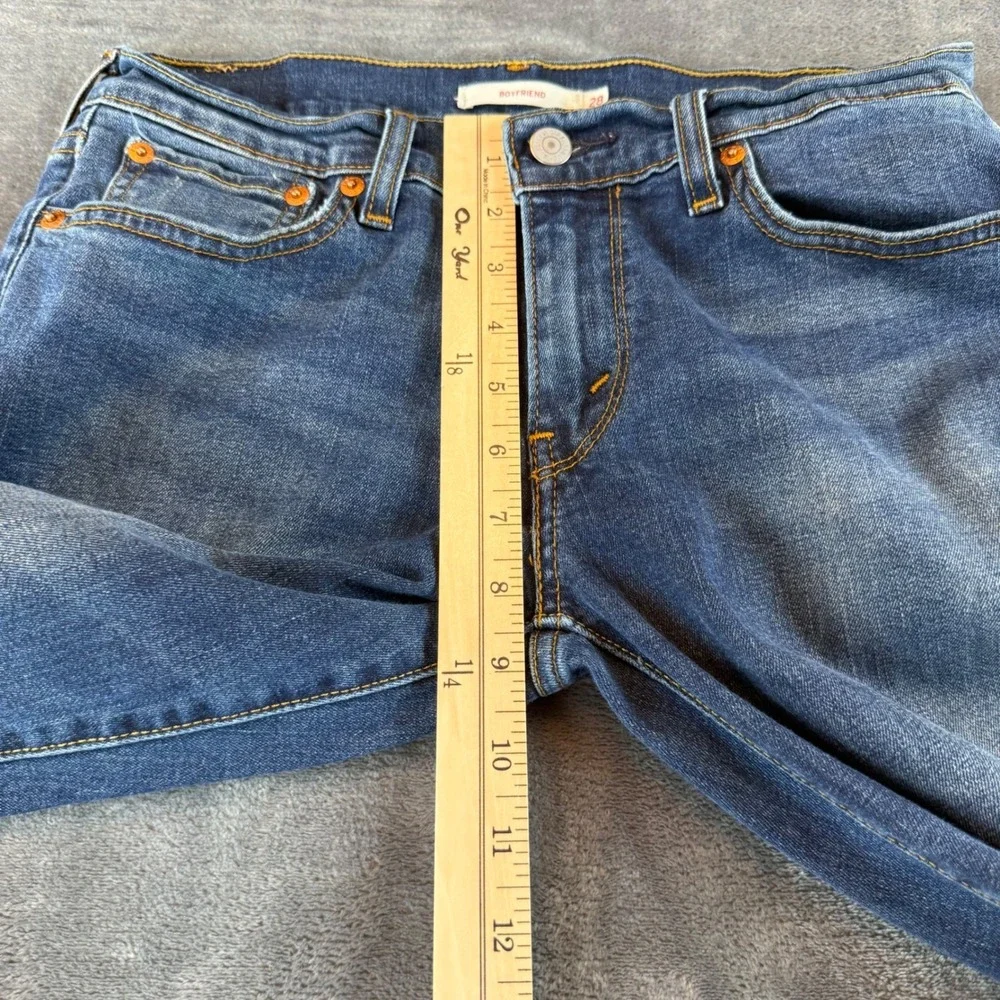 Levi's Boyfriend Women's Jeans Straight Leg Distressed 28 Mid Rise Medium‎ Wash